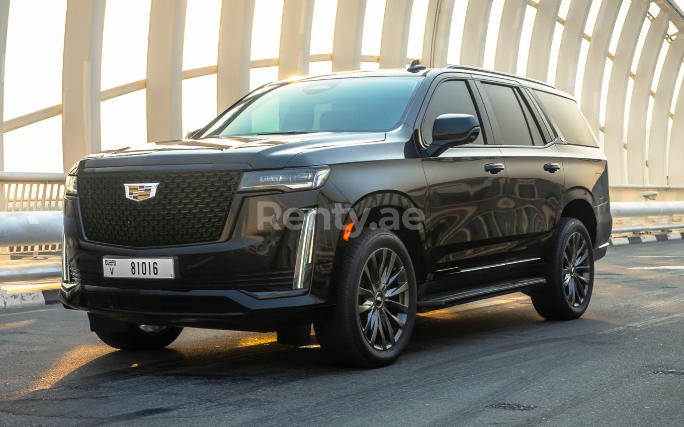 Negro Cadillac Escalade Black Edition en alquiler en Dubai