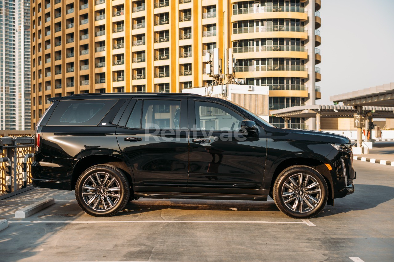 Negro Cadillac Escalade Sport en alquiler en Abu-Dhabi 0