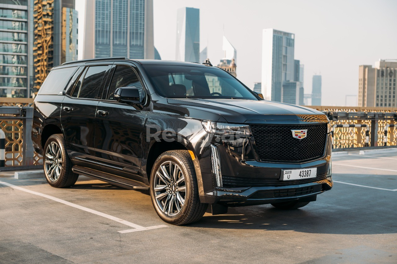 Nero Cadillac Escalade Sport in affitto a Abu-Dhabi 3