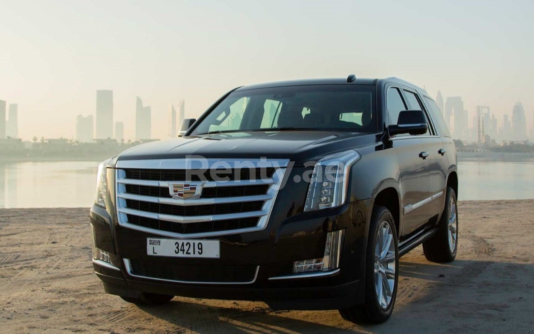 Noir Cadillac Escalade en location à Dubai