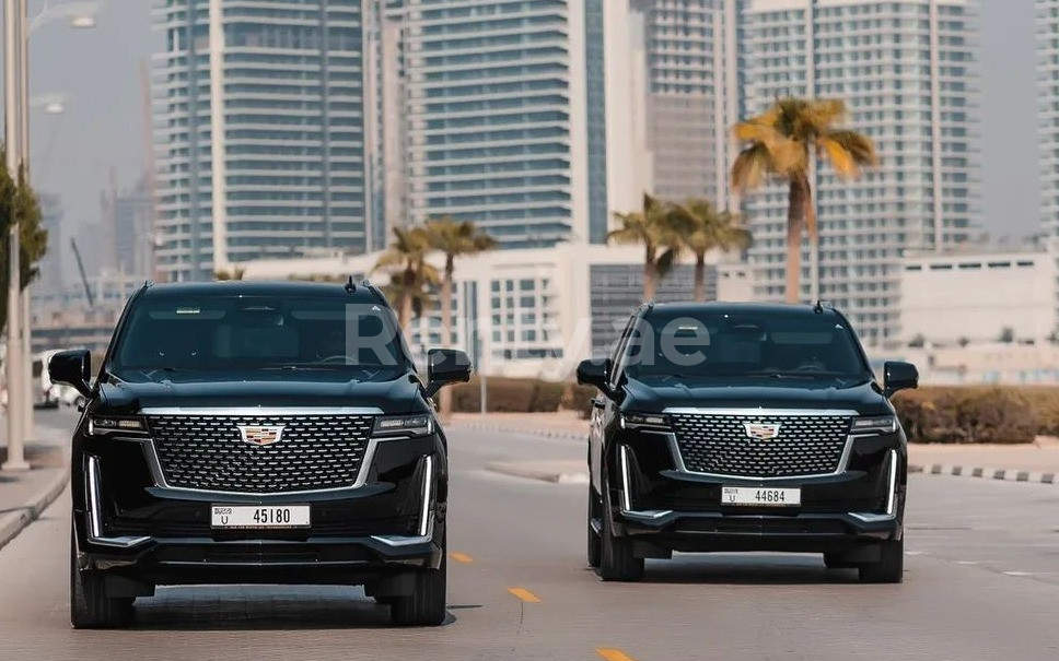 Noir Cadillac Escalade en location à Abu-Dhabi