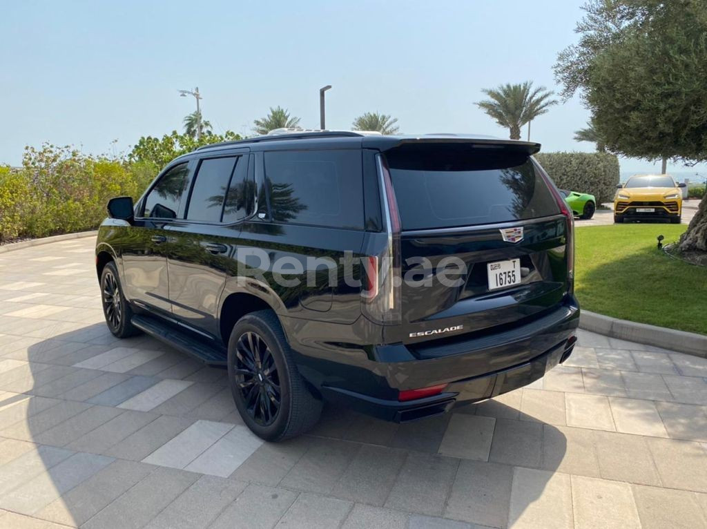 Negro Cadillac Escalade en alquiler en Sharjah 4