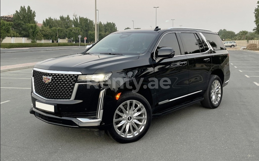 أسود Cadillac Escalade للإيجار في أبو ظبي