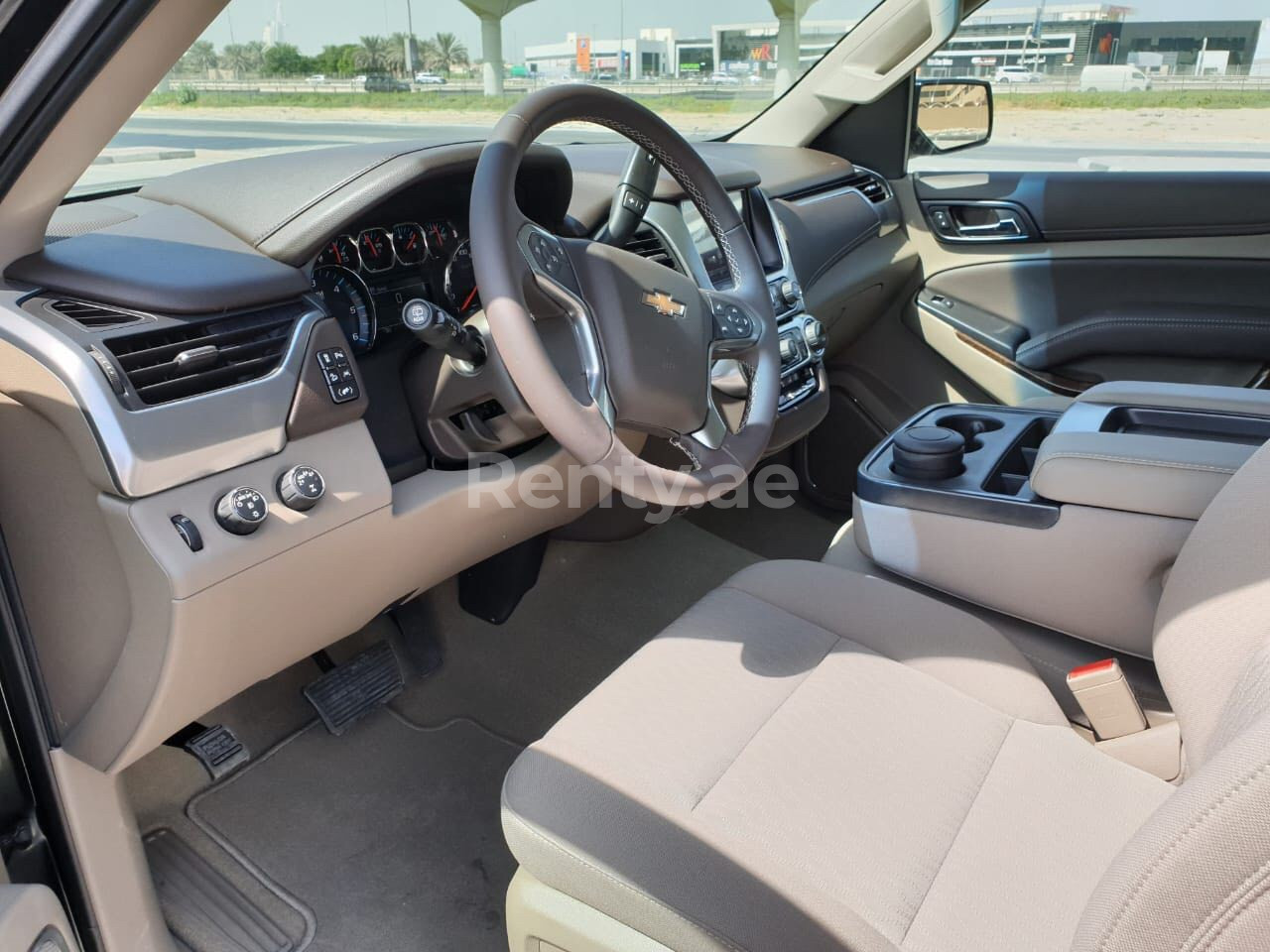 أسود Chevrolet Tahoe للإيجار في دبي 6