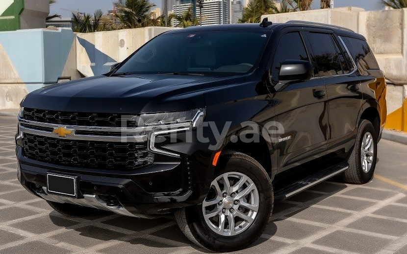 Noir Chevrolet Tahoe en location à Dubai