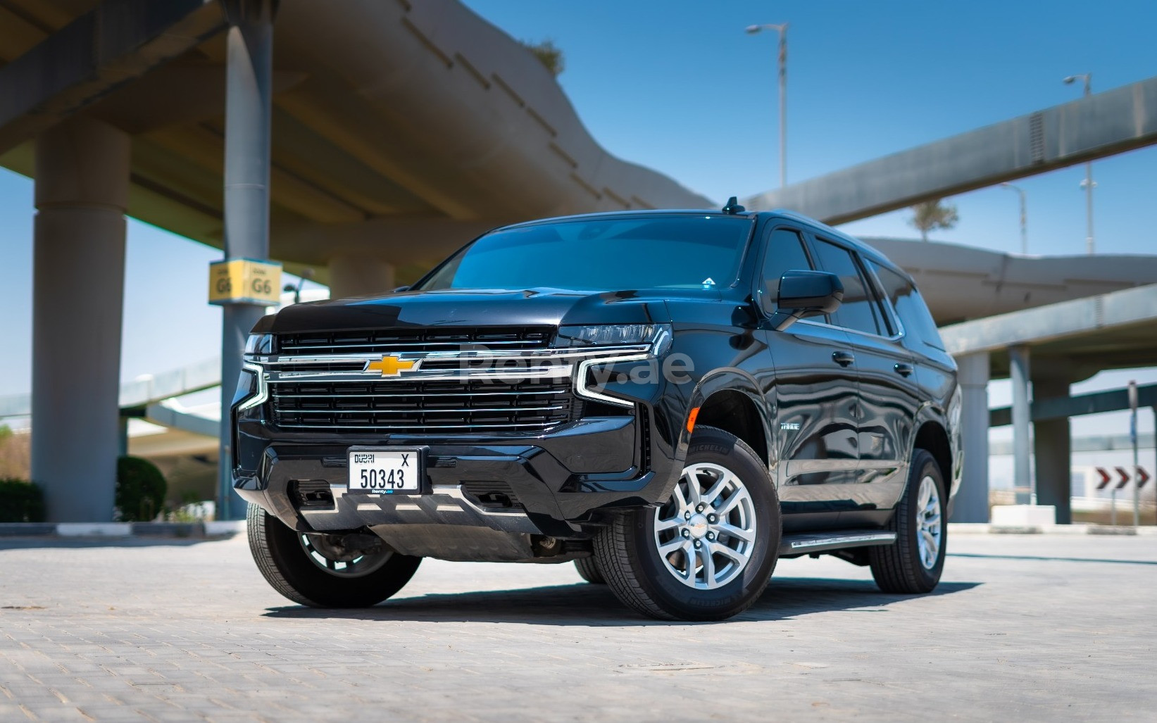 Negro Chevrolet Tahoe en alquiler en Abu-Dhabi