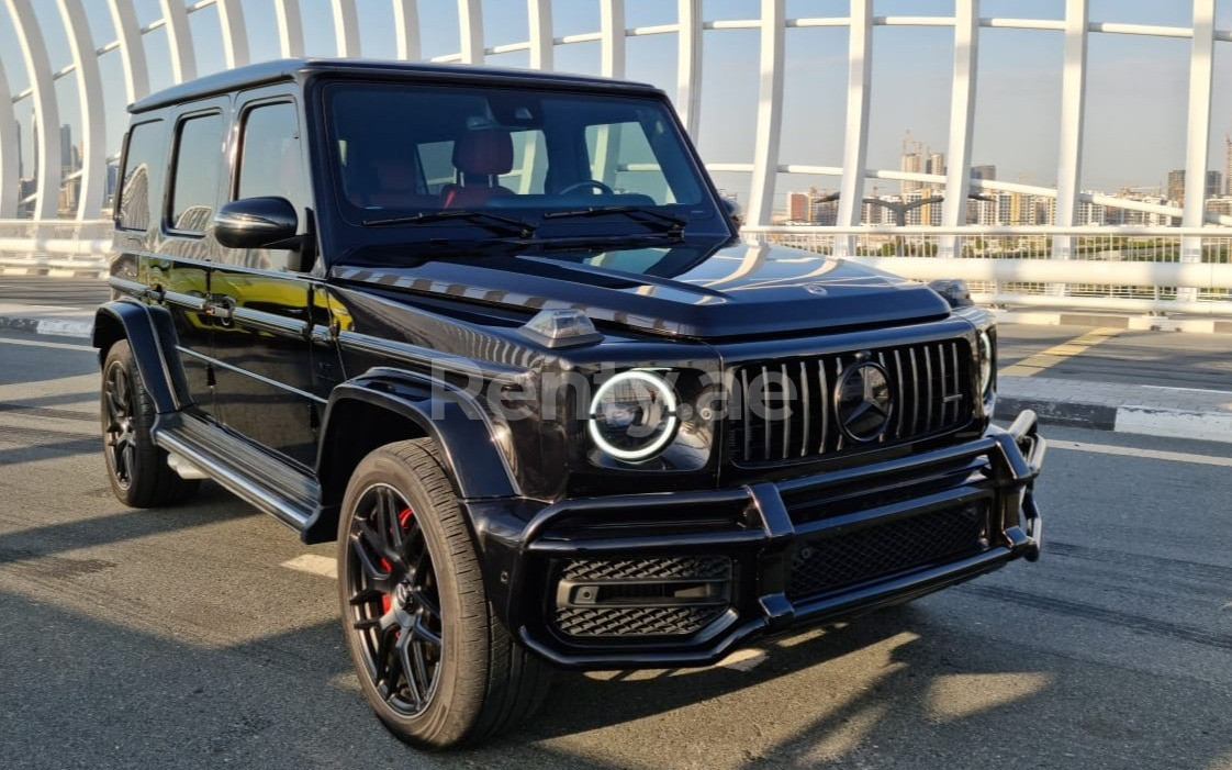 Negro Mercedes G63 AMG en alquiler en Abu-Dhabi