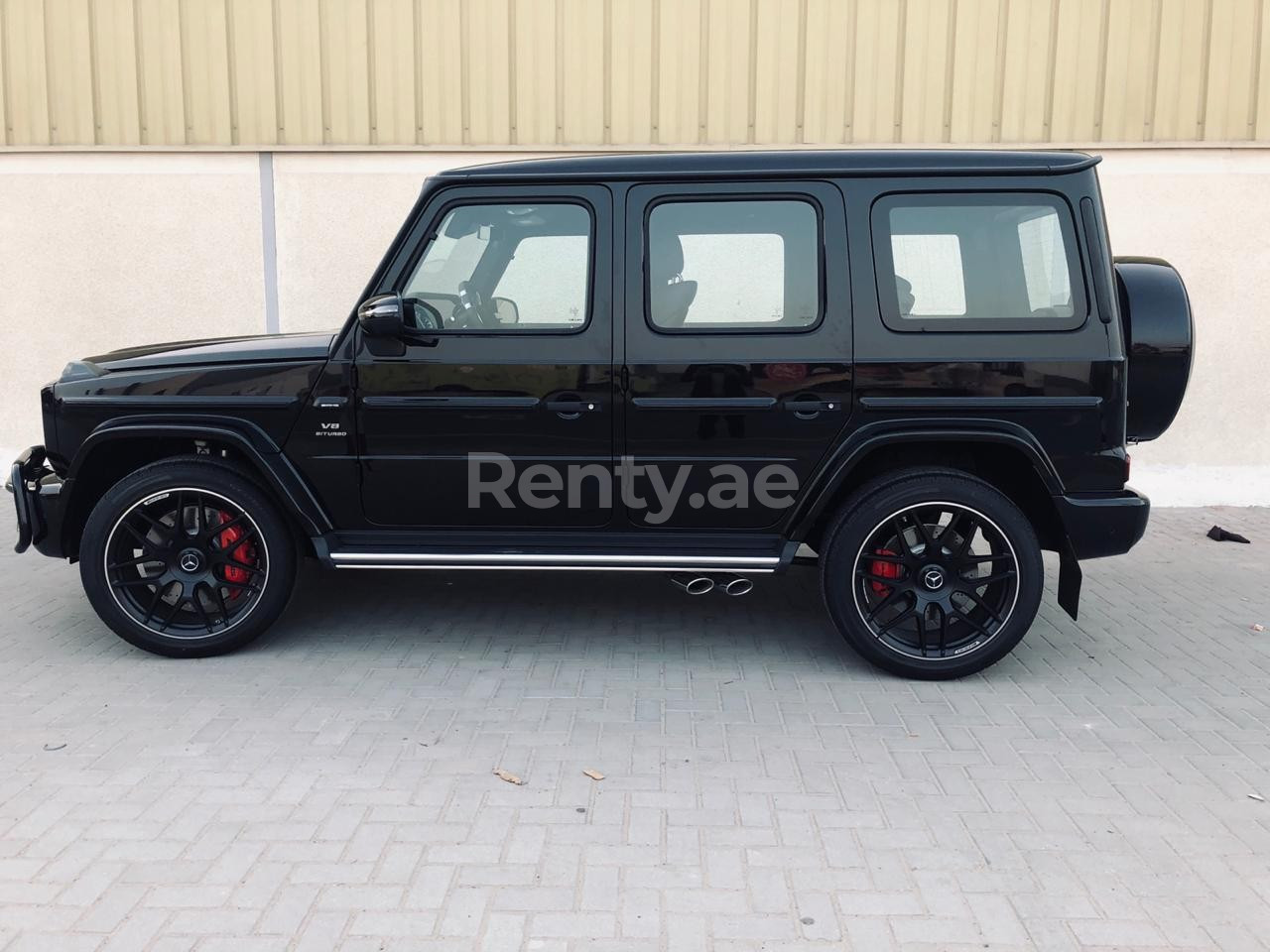 Черный Mercedes G63 AMG в аренду в Абу-Даби 2