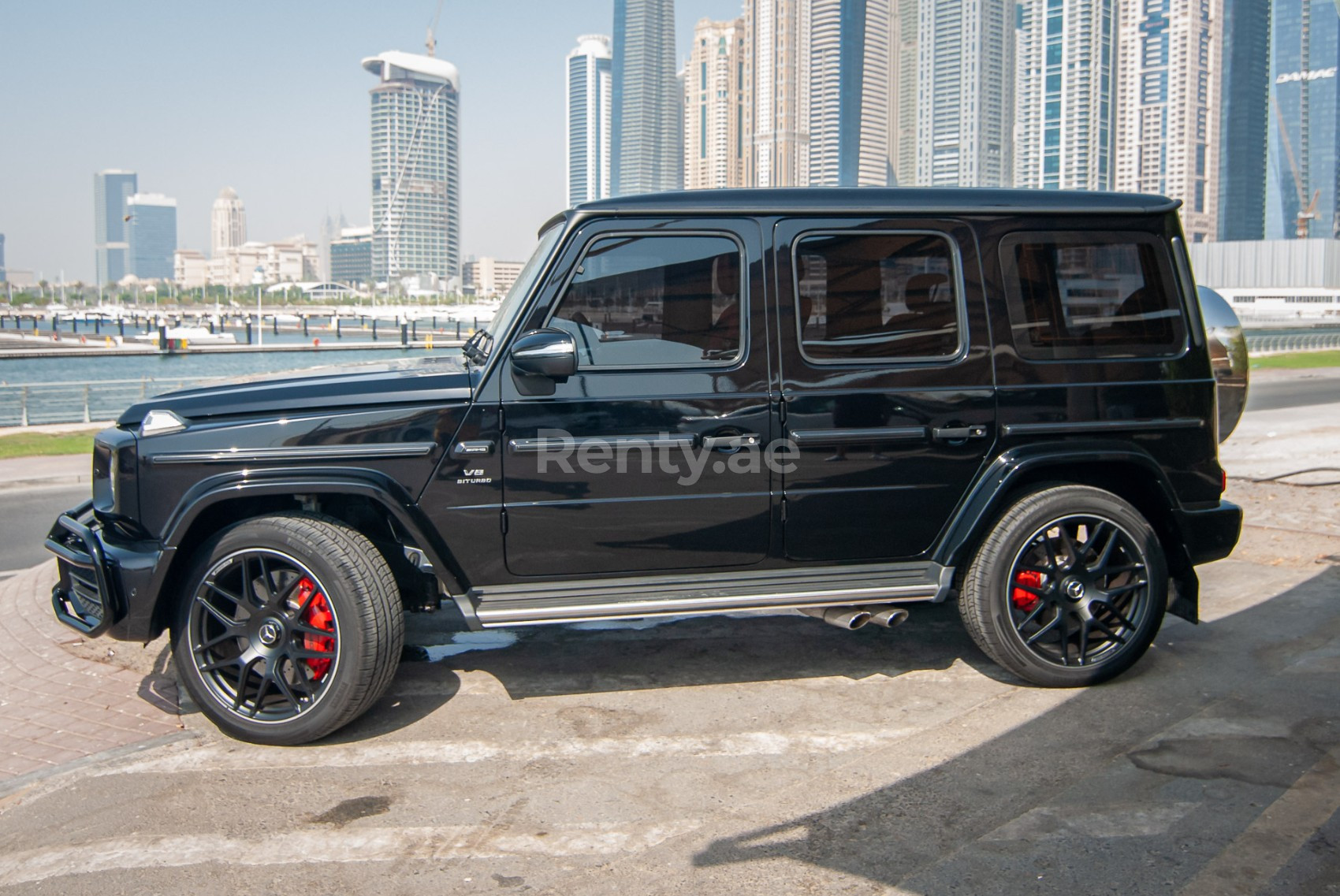 Schwarz Mercedes G63 zur Miete in Dubai 4