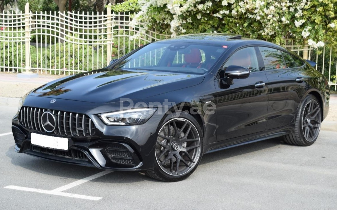 أسود Mercedes GT 43 AMG للإيجار في أبو ظبي