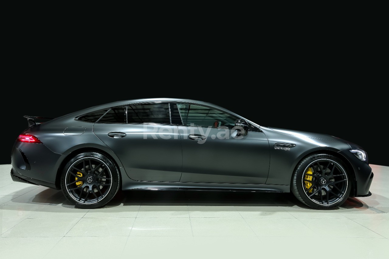 أسود Mercedes GT 63s للإيجار في أبو ظبي 3