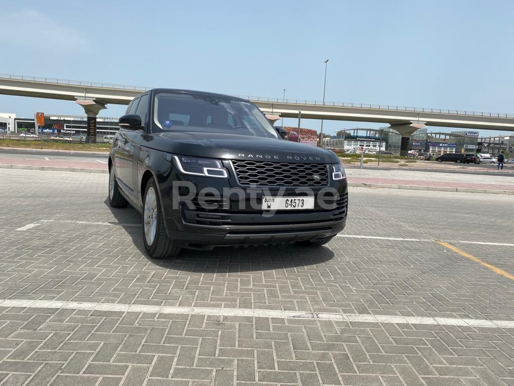 Black Range Rover Vogue HSE for rent in Dubai 7