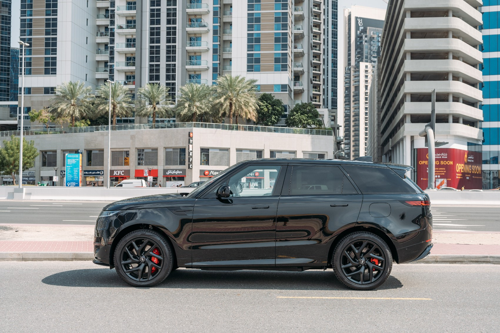 在沙迦租赁黑色 Range Rover Sport NEW SHAPE 0