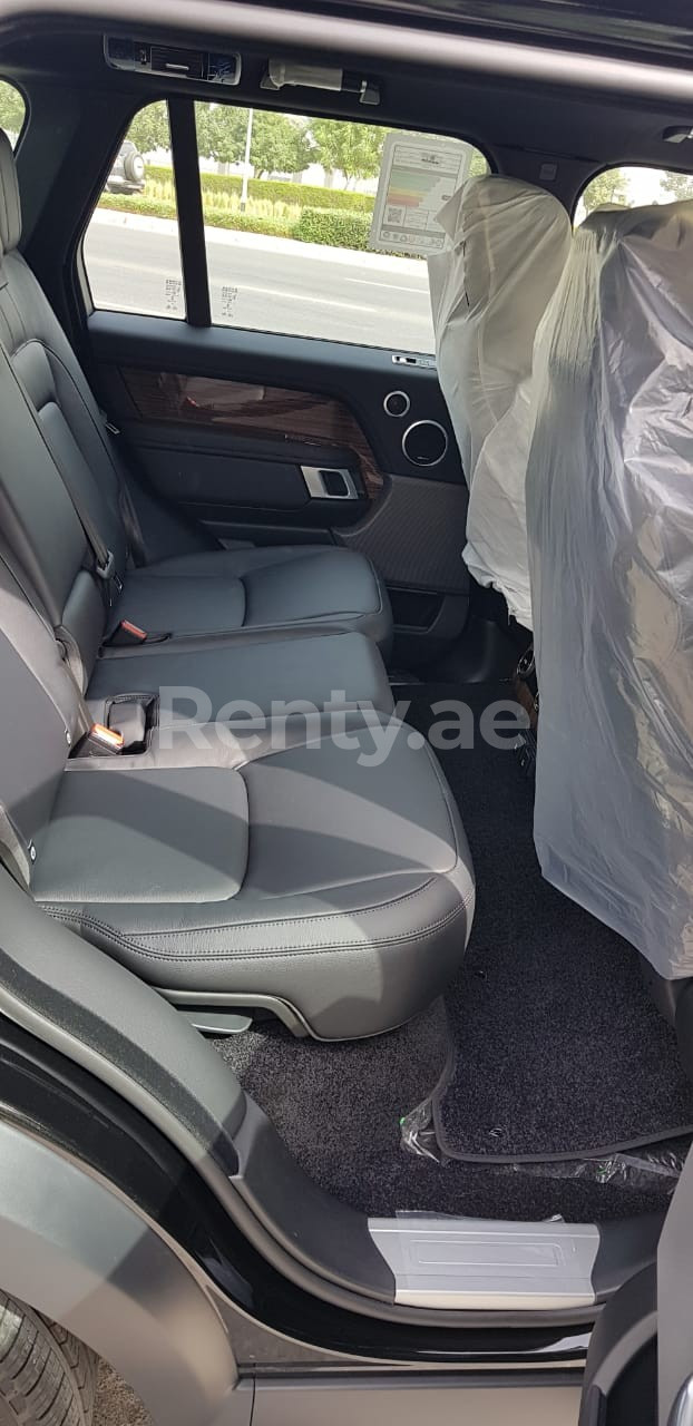 Black Range Rover Vogue for rent in Sharjah 1