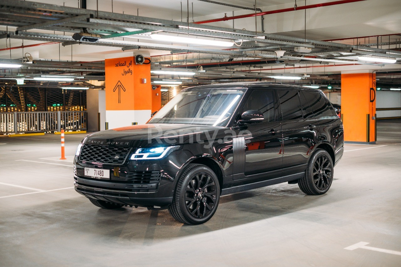 Schwarz Range Rover Vogue zur Miete in Abu-Dhabi 6