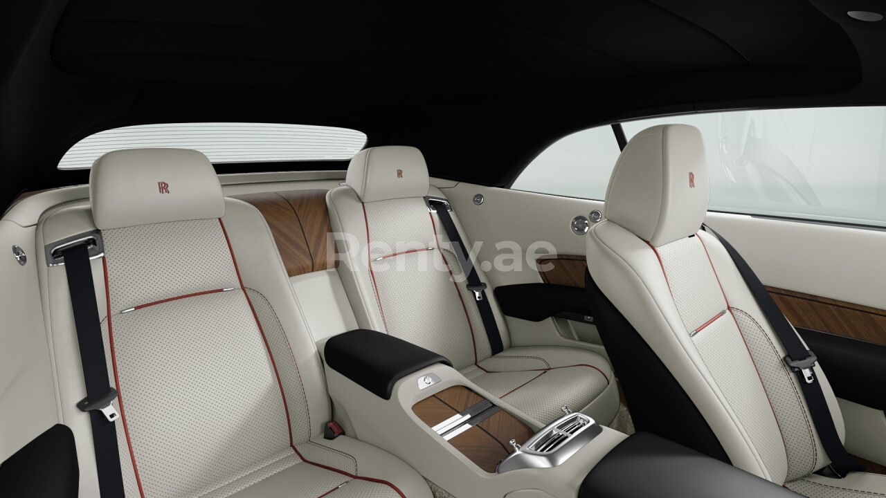 Nero Rolls Royce Dawn in affitto a Dubai 3