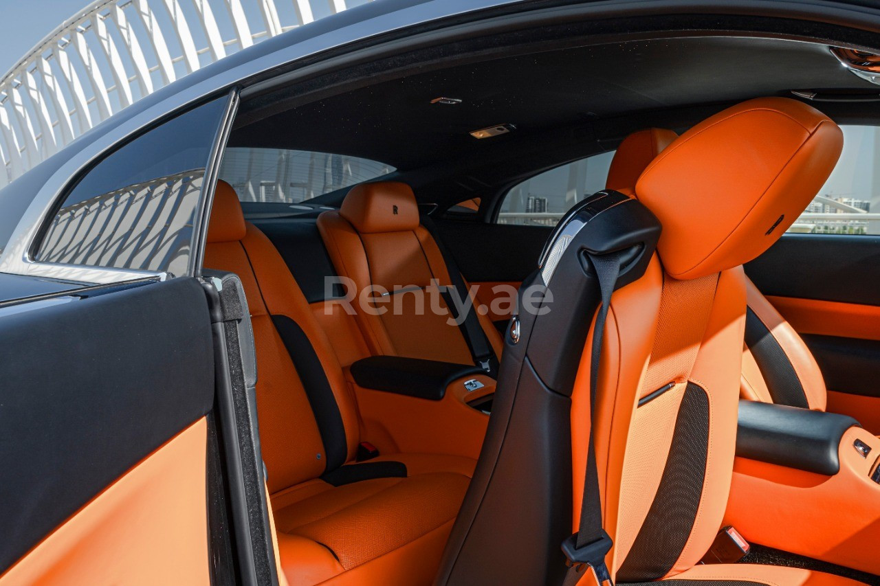 Negro Rolls Royce Wraith Silver roof en alquiler en Abu-Dhabi 5