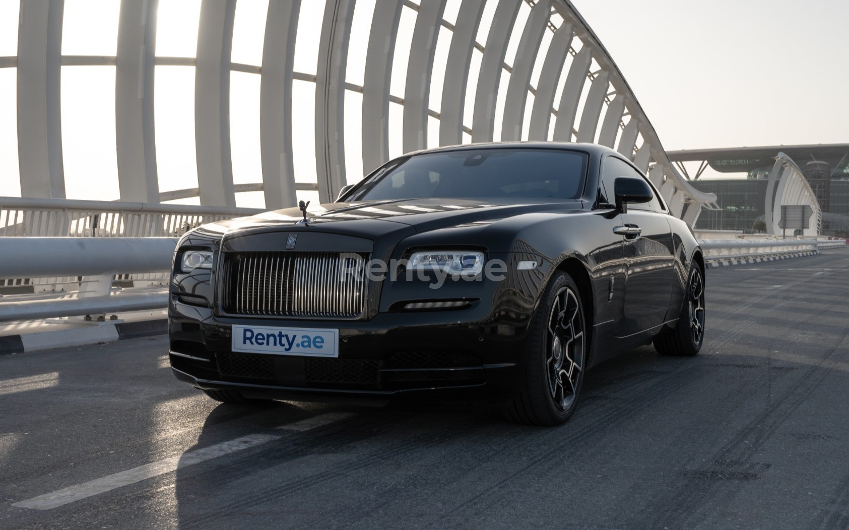 Nero Rolls Royce Wraith Black Badge in affitto a Sharjah