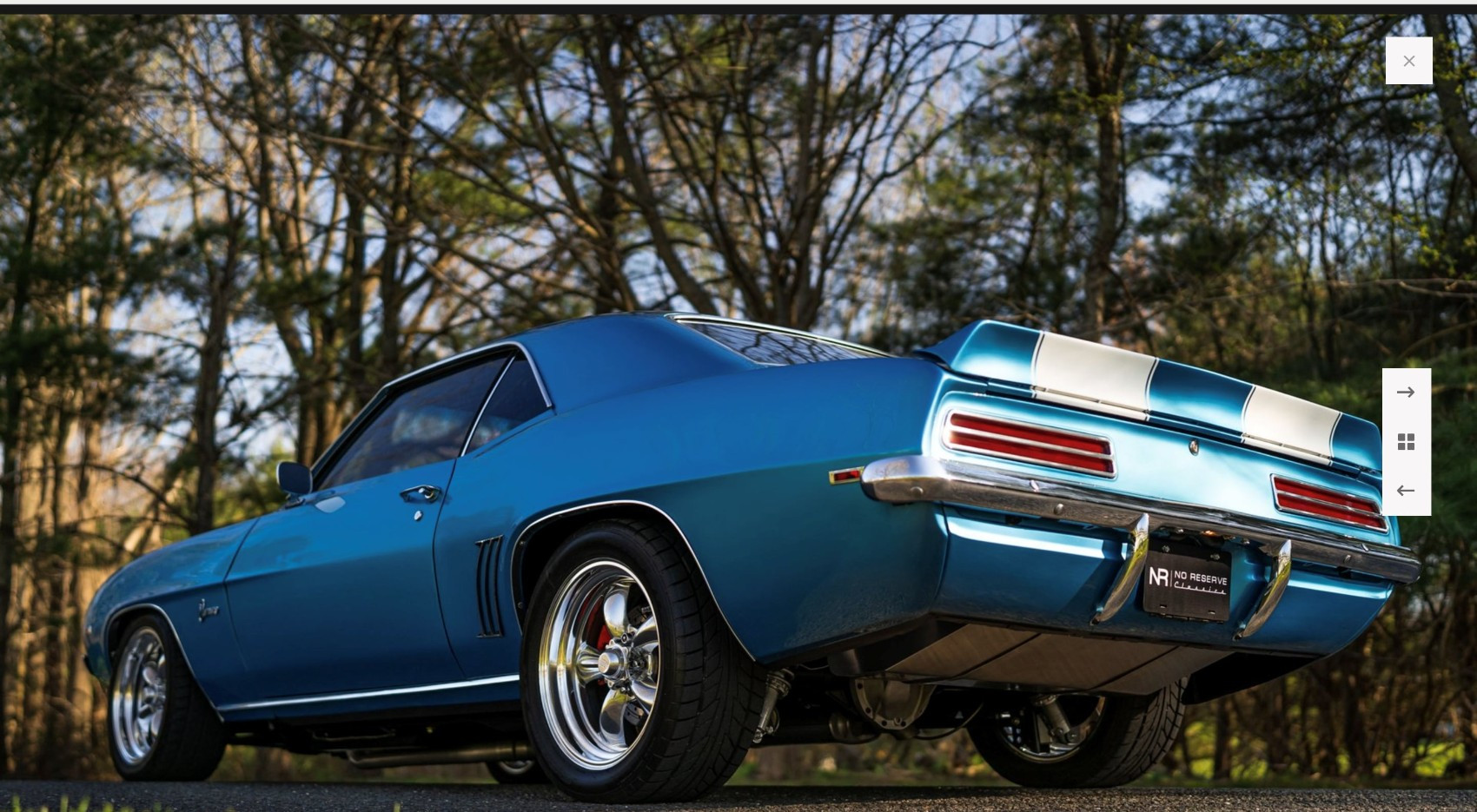 Blu Chevrolet Camaro in affitto a Sharjah 3