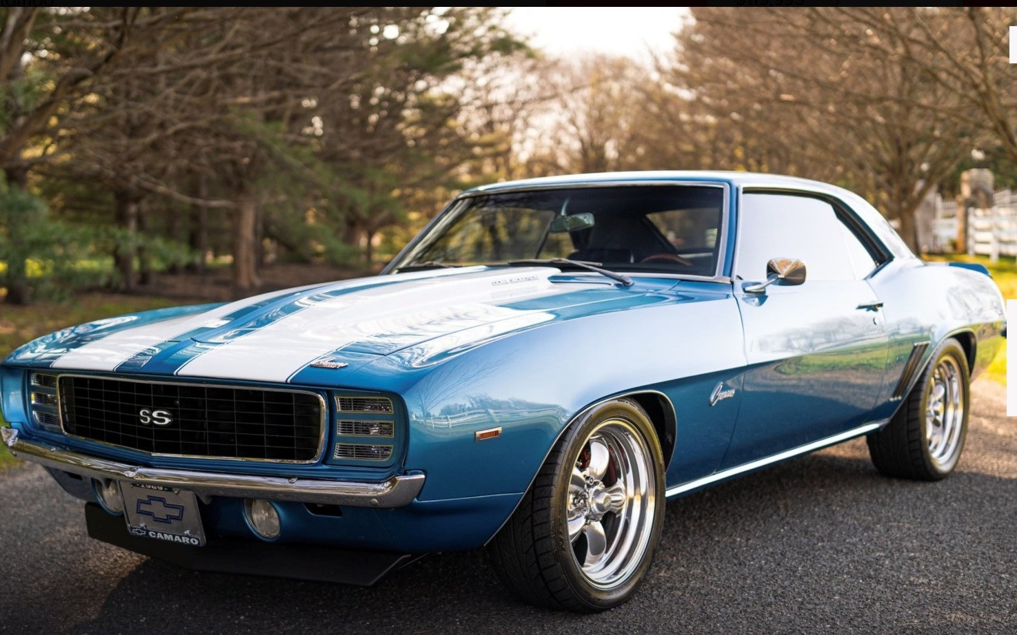 Blu Chevrolet Camaro in affitto a Sharjah