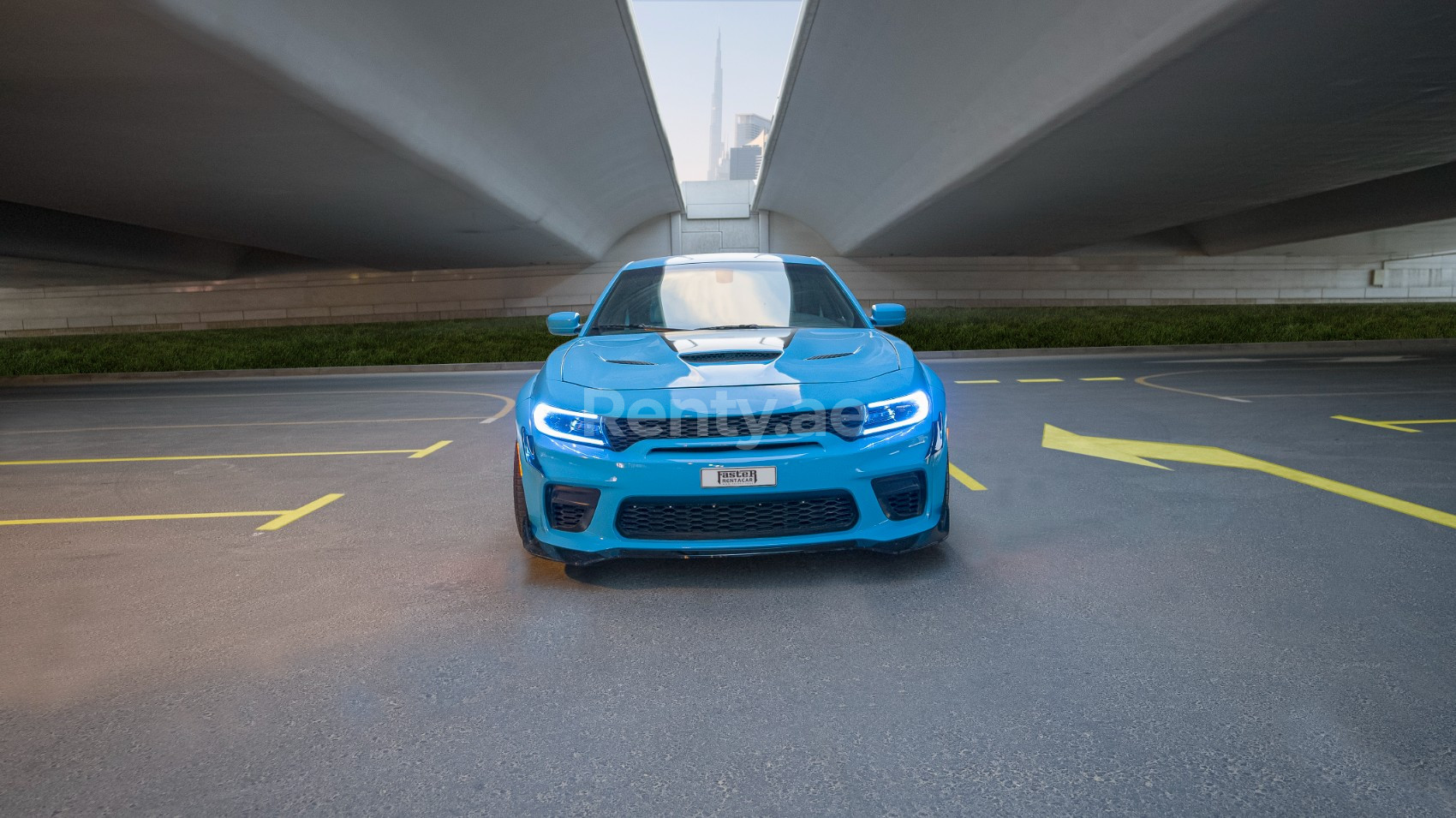 Bleue Dodge Charger en location à Dubai 2