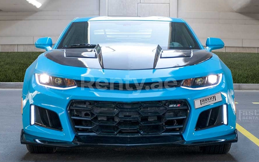 Blue Chevrolet Camaro evo dynamic for rent in Abu-Dhabi