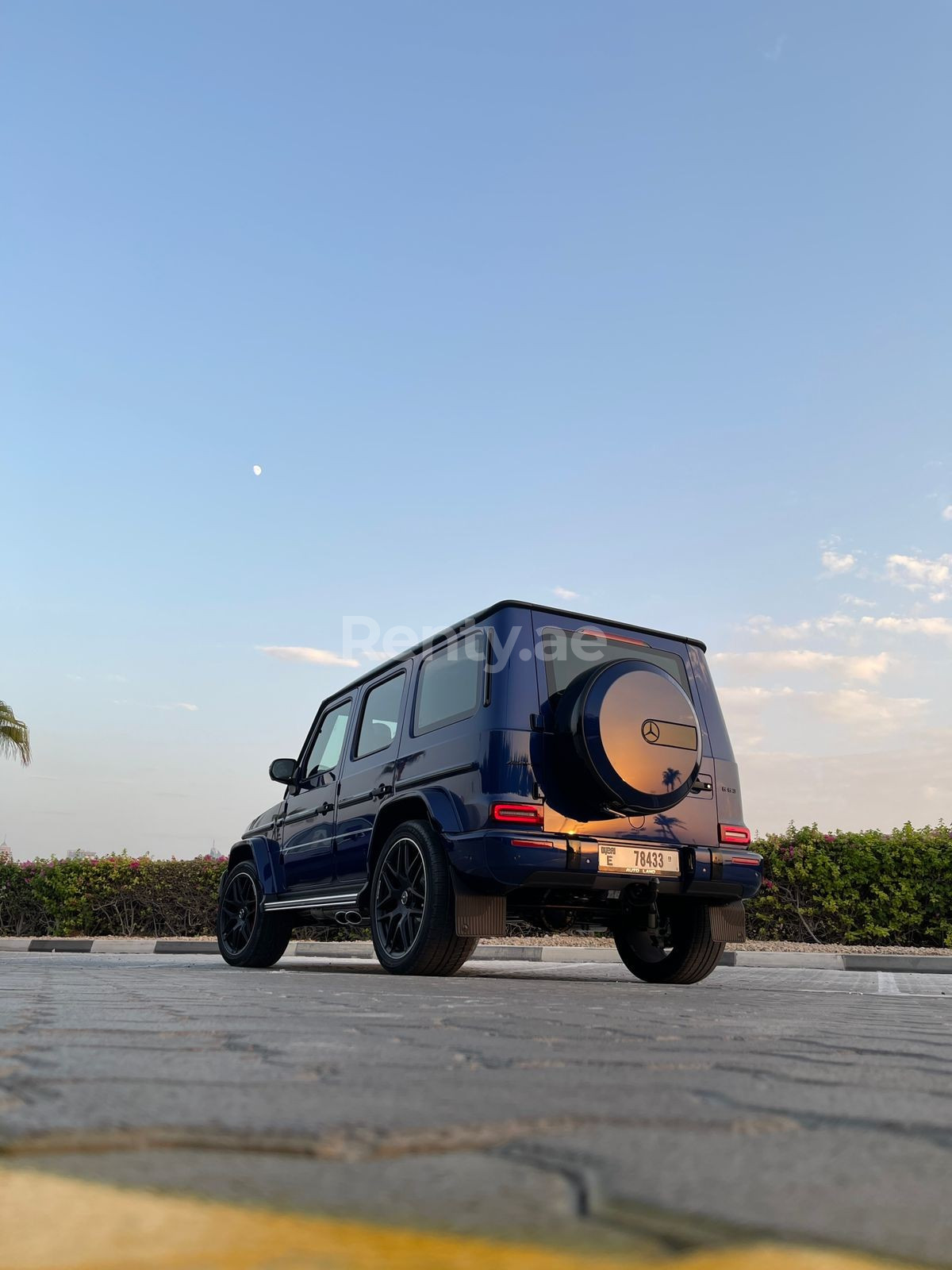 Bleue Mercedes G63 Double Night Package en location à Sharjah 1