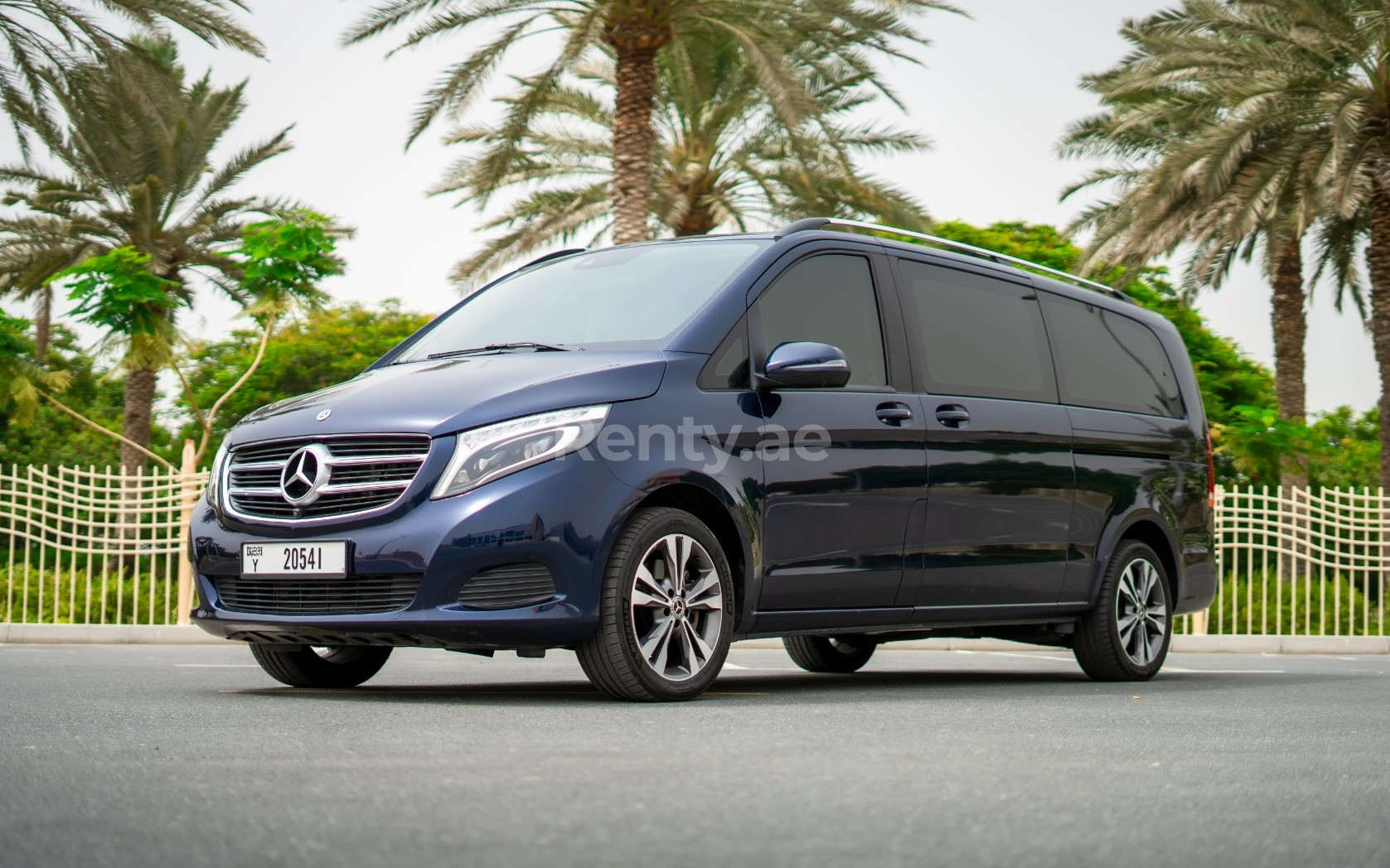 Blue Mercedes V250 for rent in Abu-Dhabi