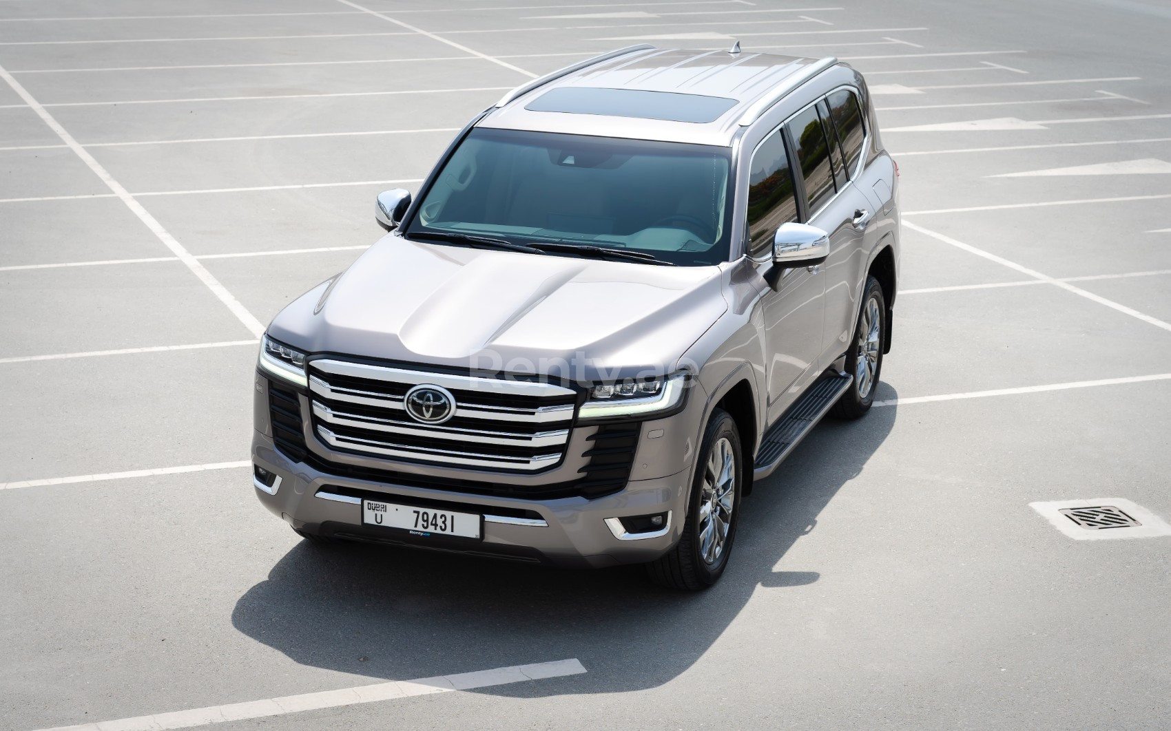 Bronze Toyota Land Cruiser zur Miete in Sharjah 3