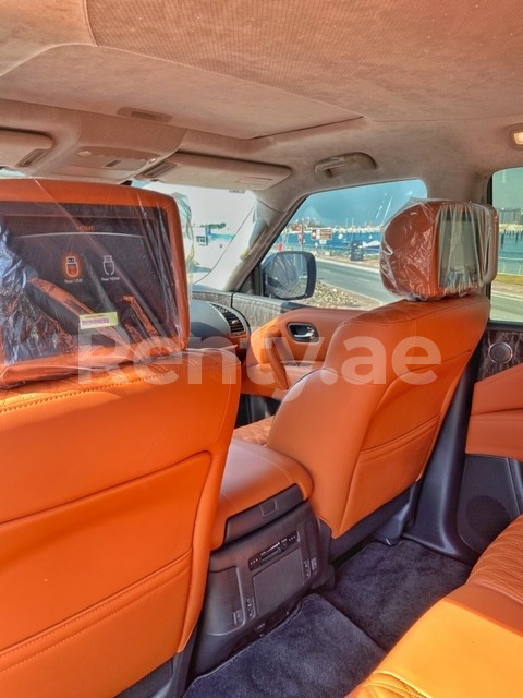 Oro Nissan Patrol V6 en alquiler en Dubai 1