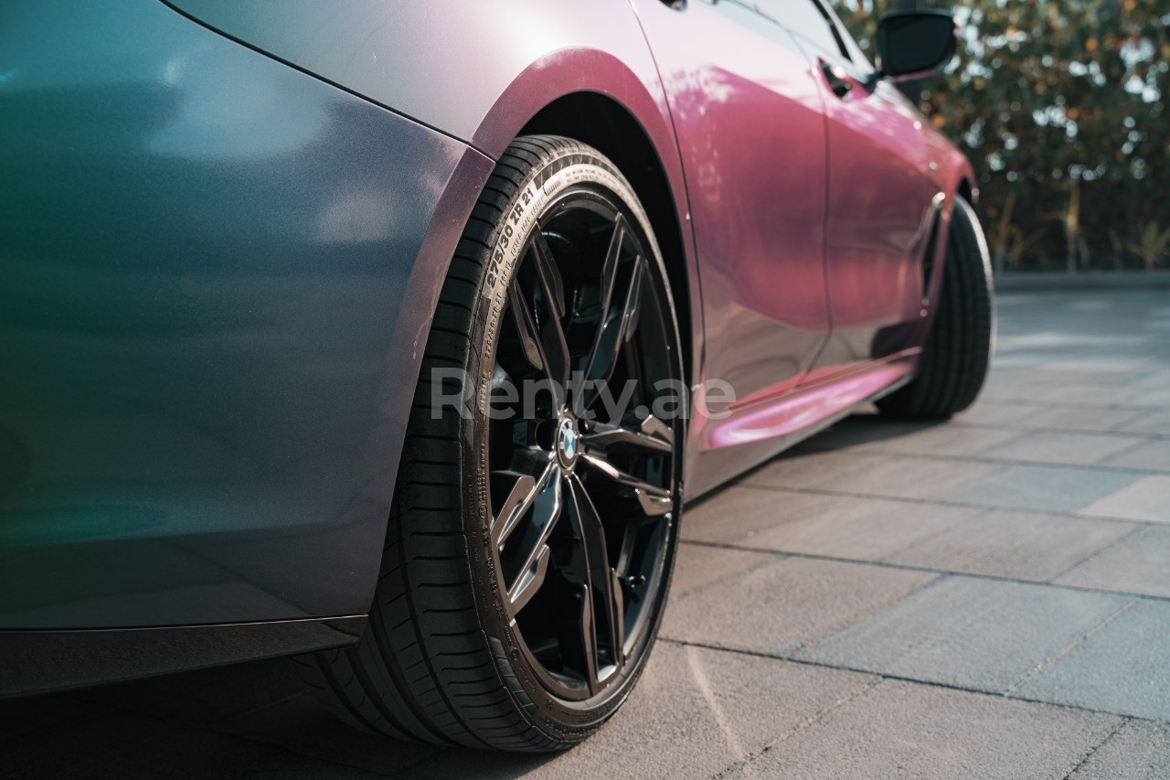 verde BMW 840 Grand Coupe in affitto a Sharjah 2