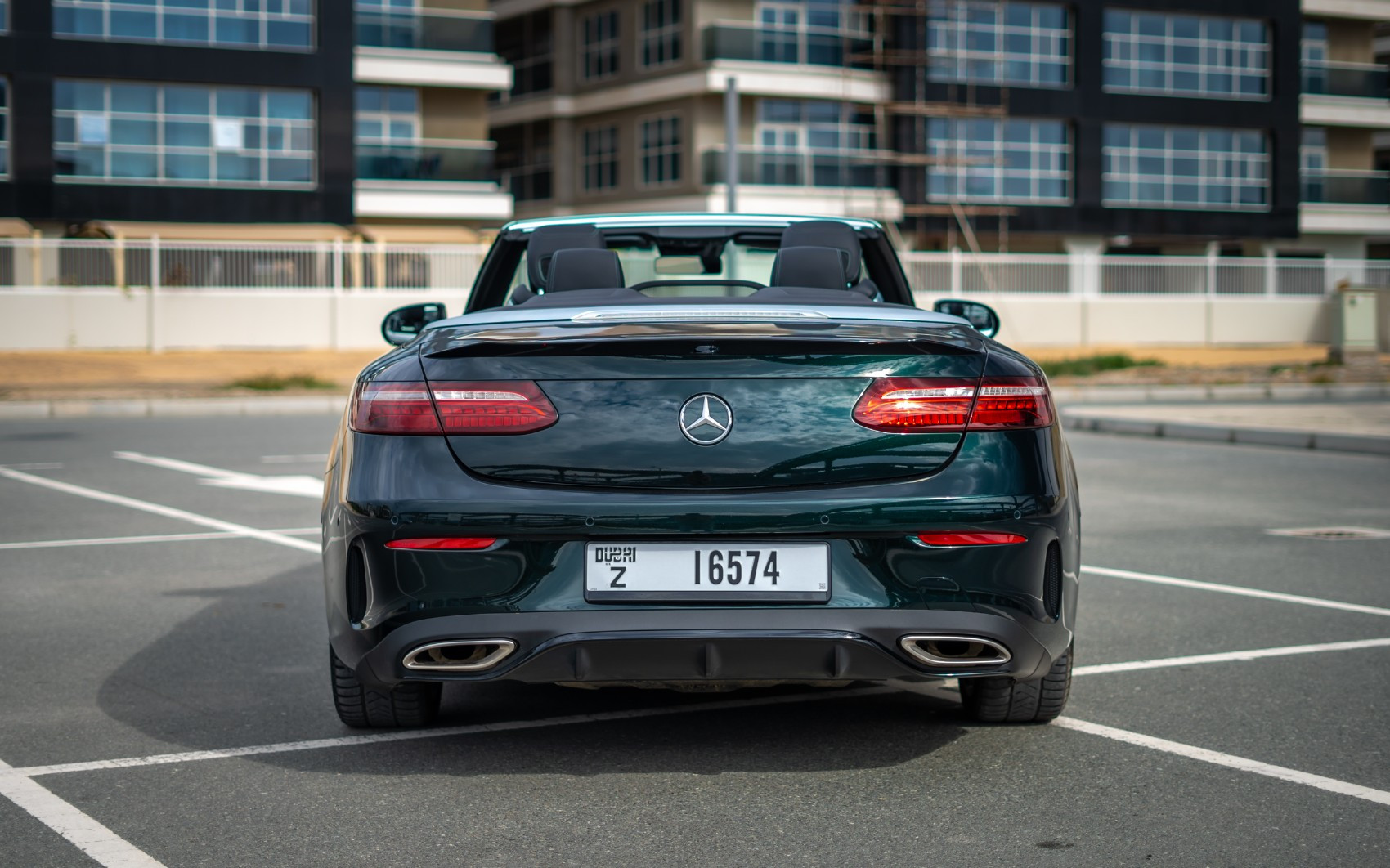 verde Mercedes E200 Cabrio in affitto a Sharjah 2