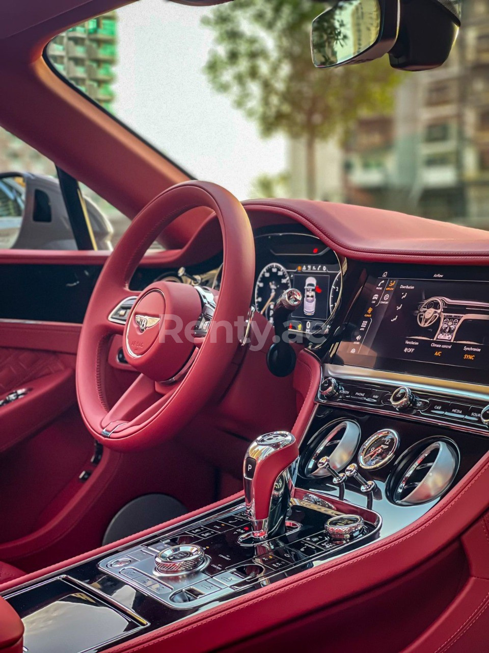 Gris Bentley GT en alquiler en Sharjah 3