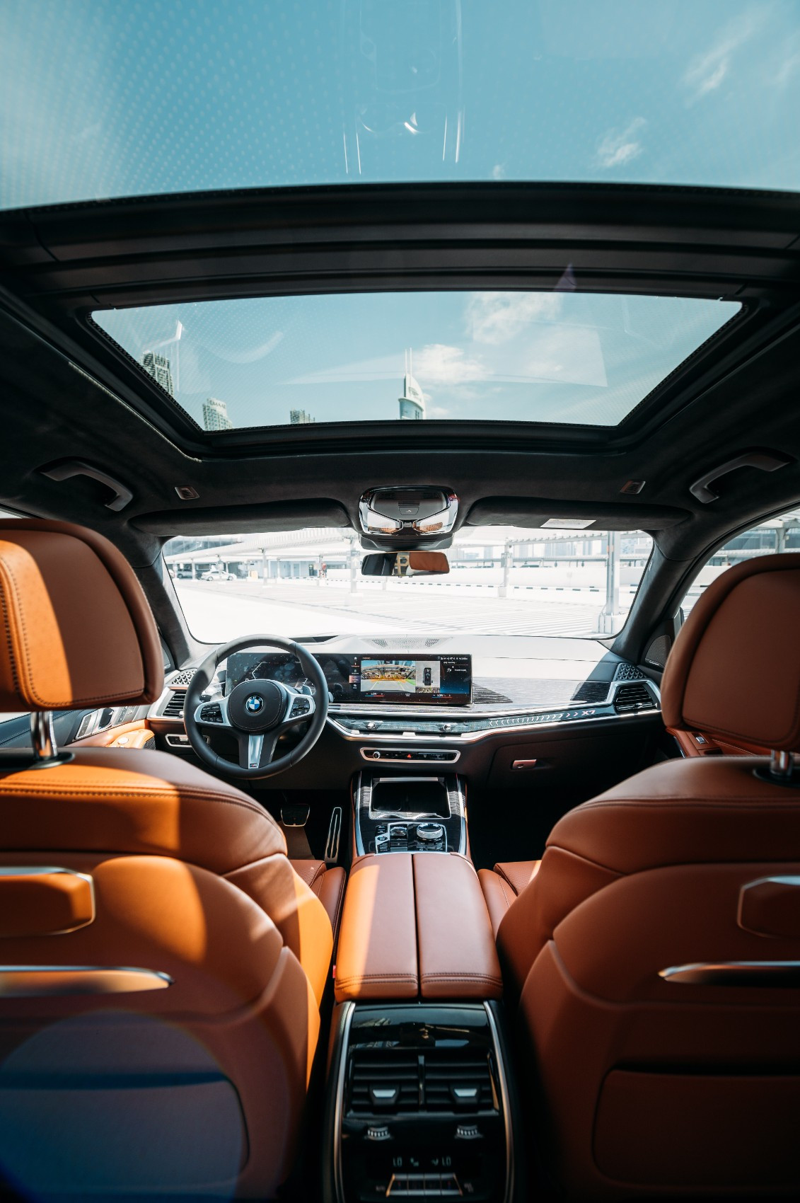 Grigio BMW X7 40i in affitto a Abu-Dhabi 2