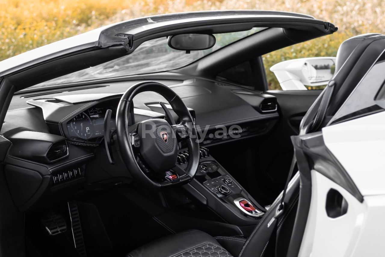 Grey Lamborghini Evo Spyder for rent in Dubai 2