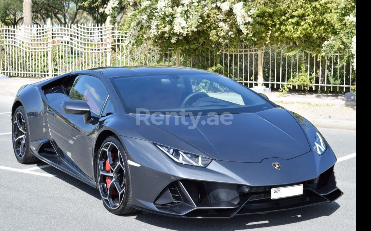 Grau Lamborghini Evo zur Miete in Abu-Dhabi