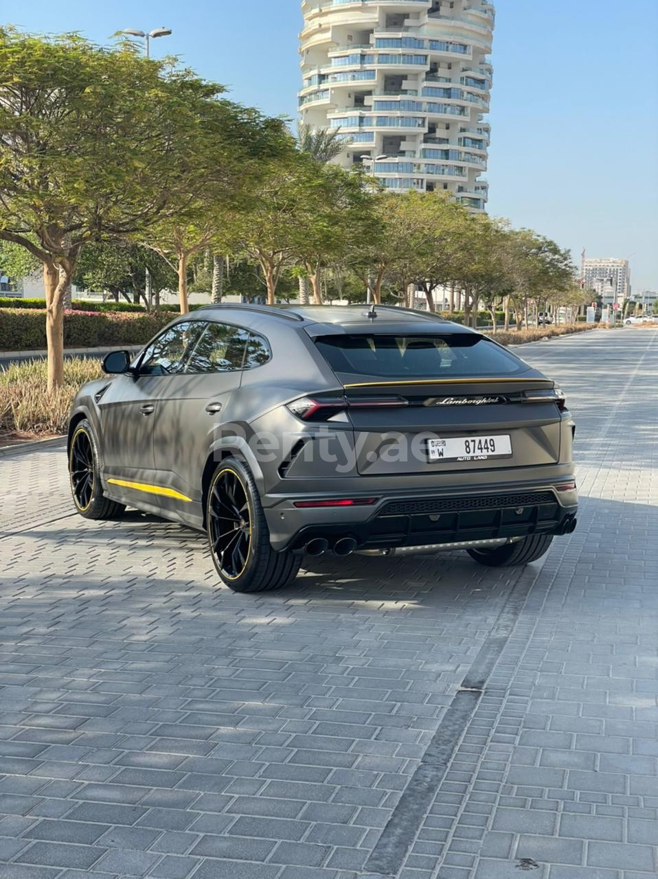 Серый Lamborghini Urus Capsule в аренду в Абу-Даби 0