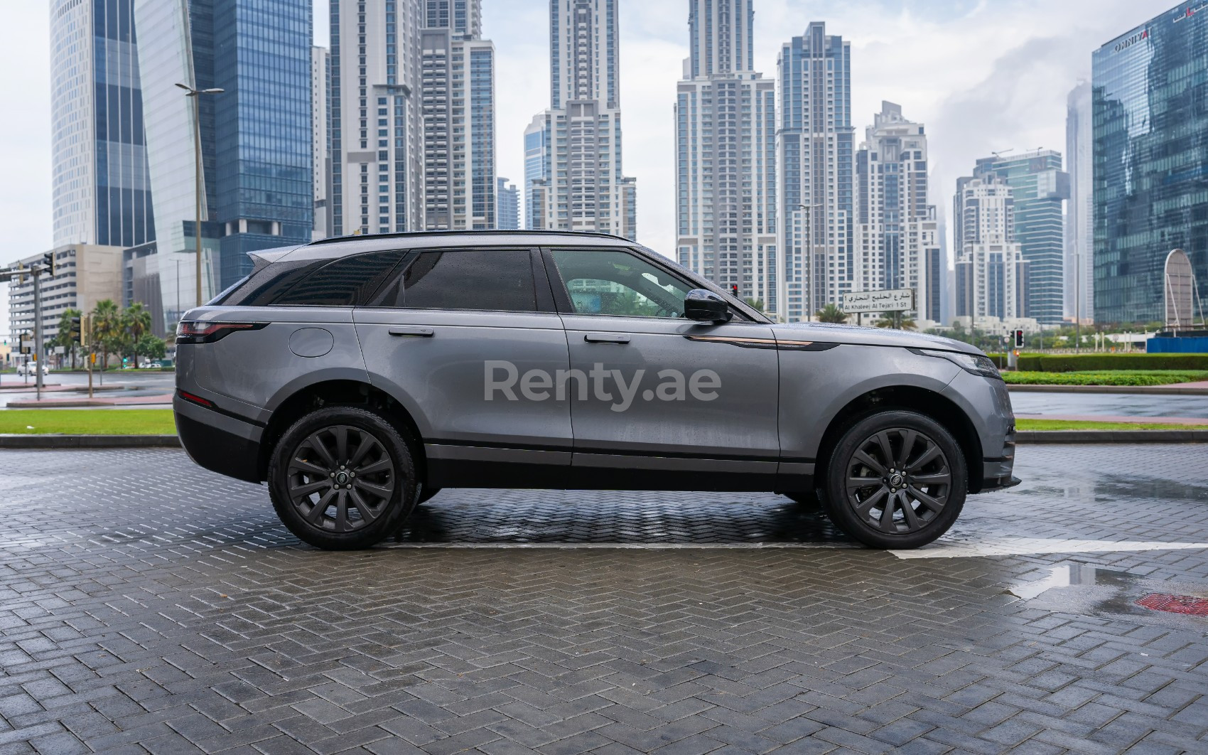 Grey Range Rover Velar for rent in Dubai 0