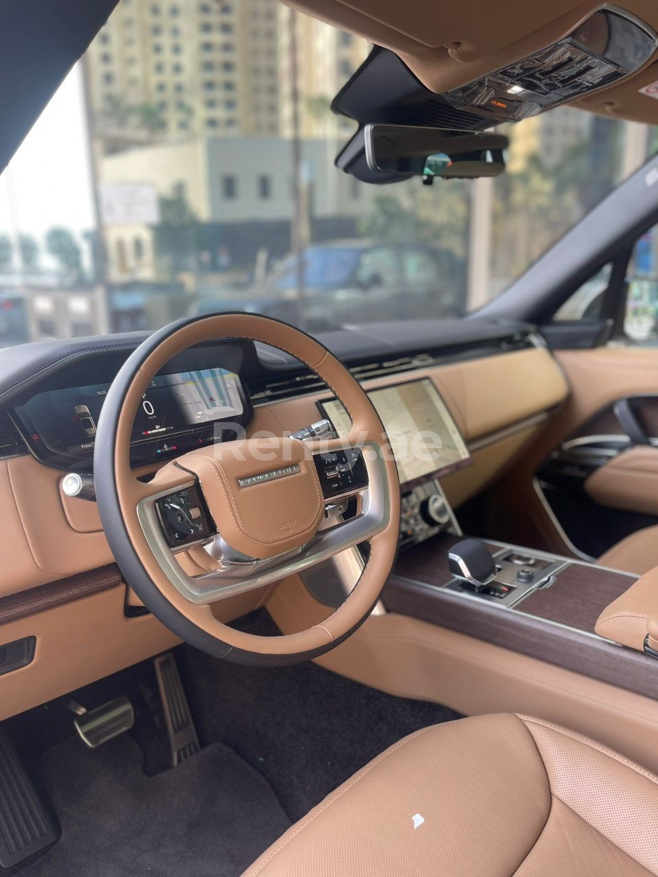 Grey Range Rover Vogue for rent in Abu-Dhabi 4