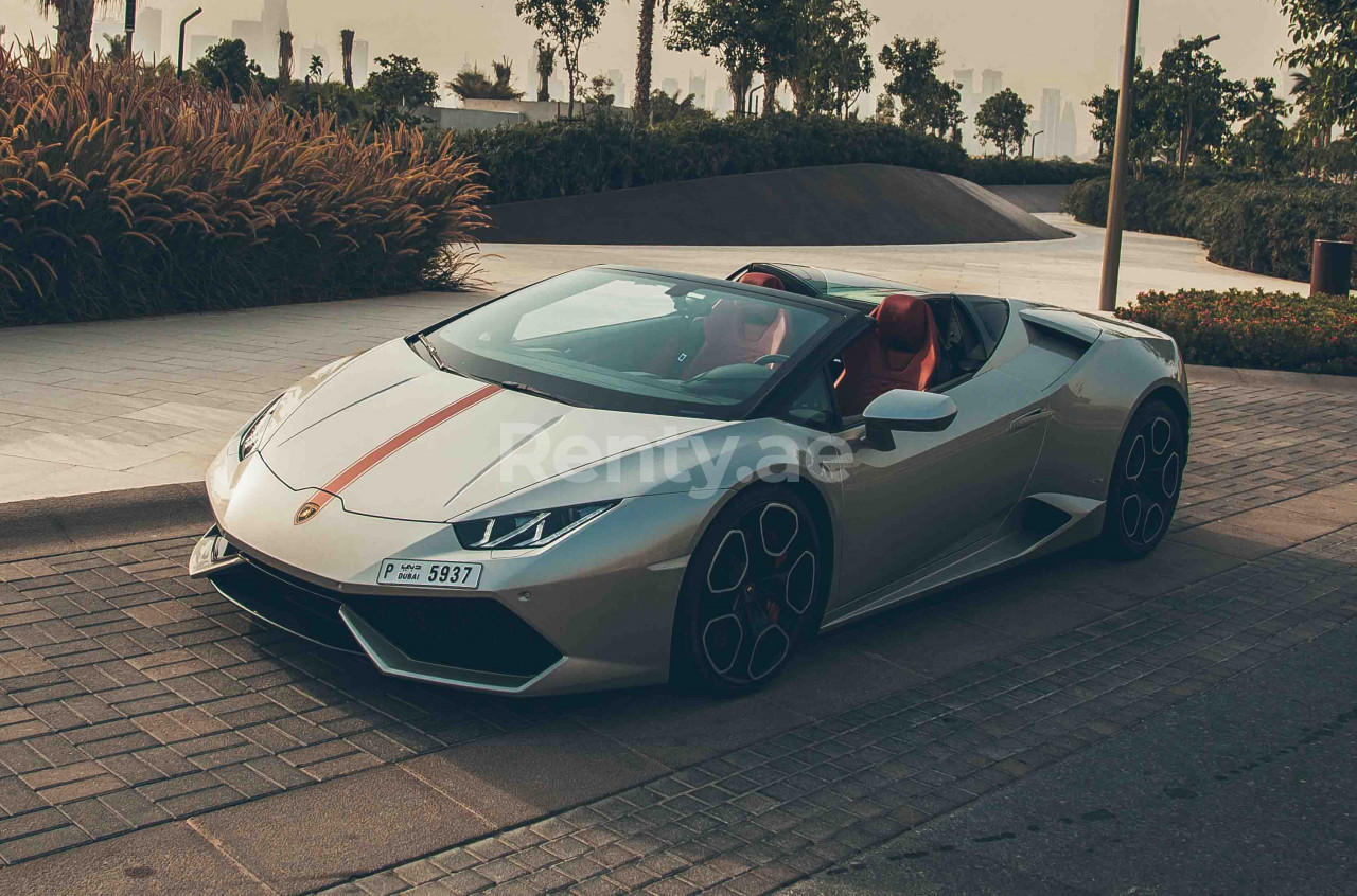 Серебро Lamborghini Huracan Spyder LP-610 в аренду в Абу-Даби 8