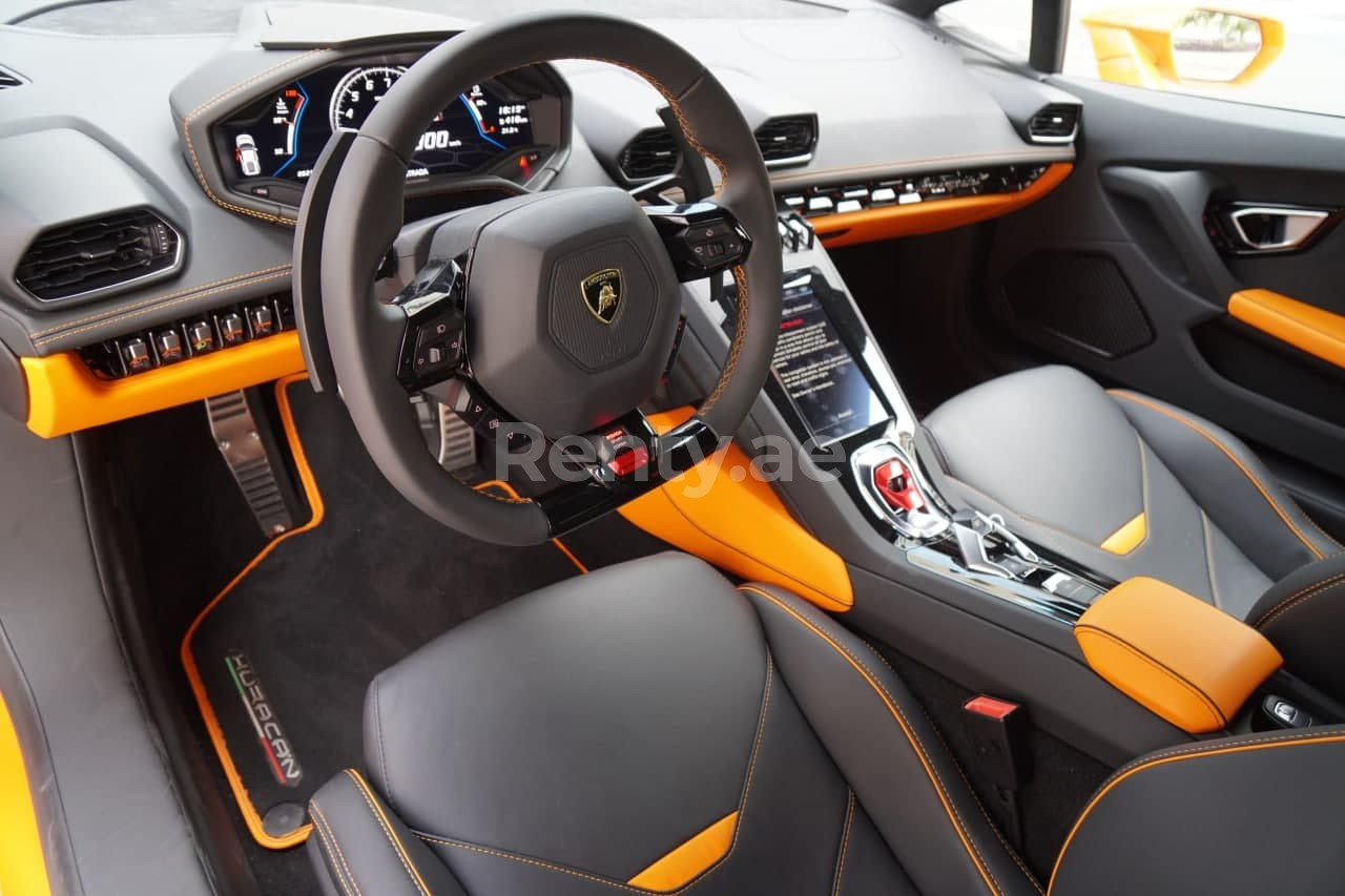 naranja Lamborghini Huracan Evo en alquiler en Sharjah 4