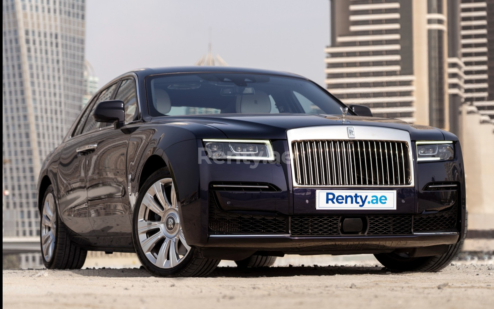 نفسجي Rolls Royce Ghost للإيجار في أبو ظبي