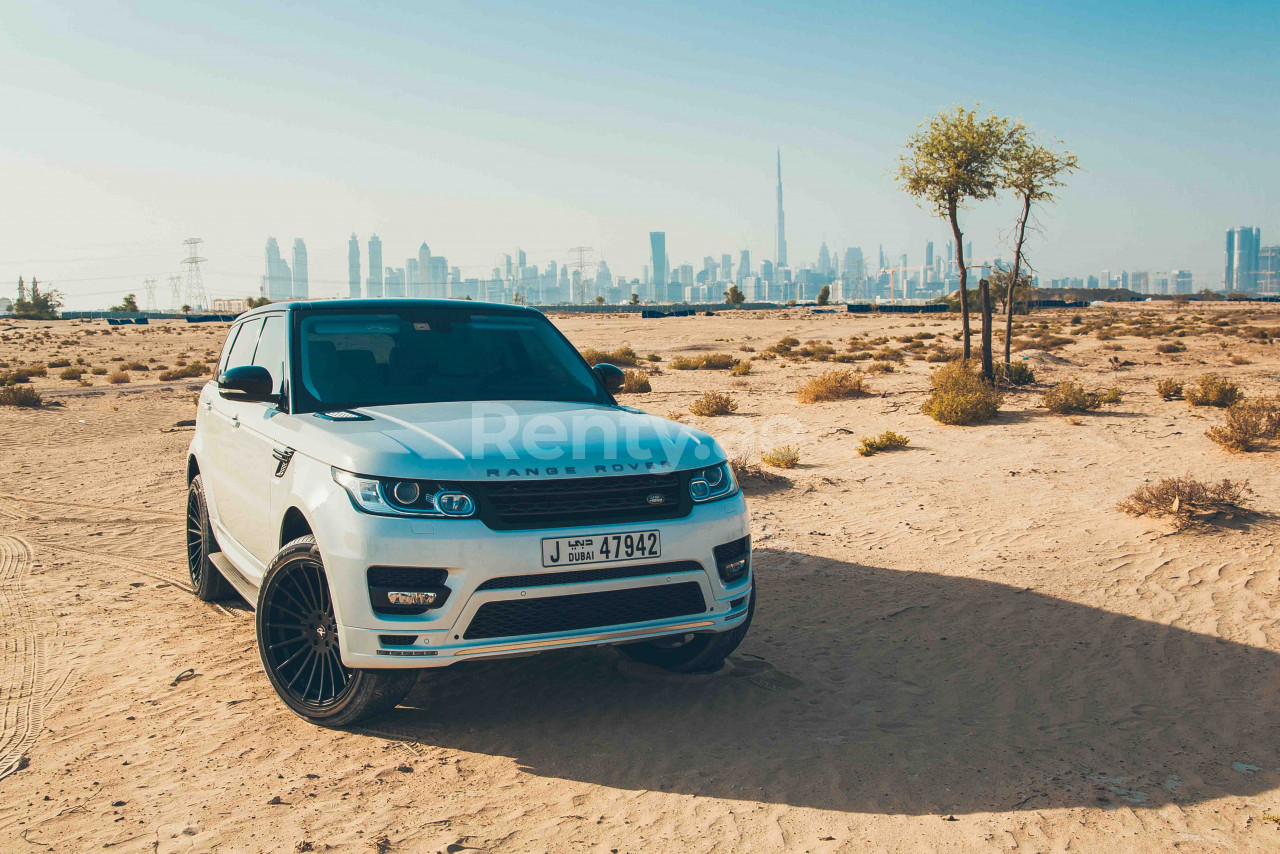 Weiß Range Rover Sport zur Miete in Abu-Dhabi 0