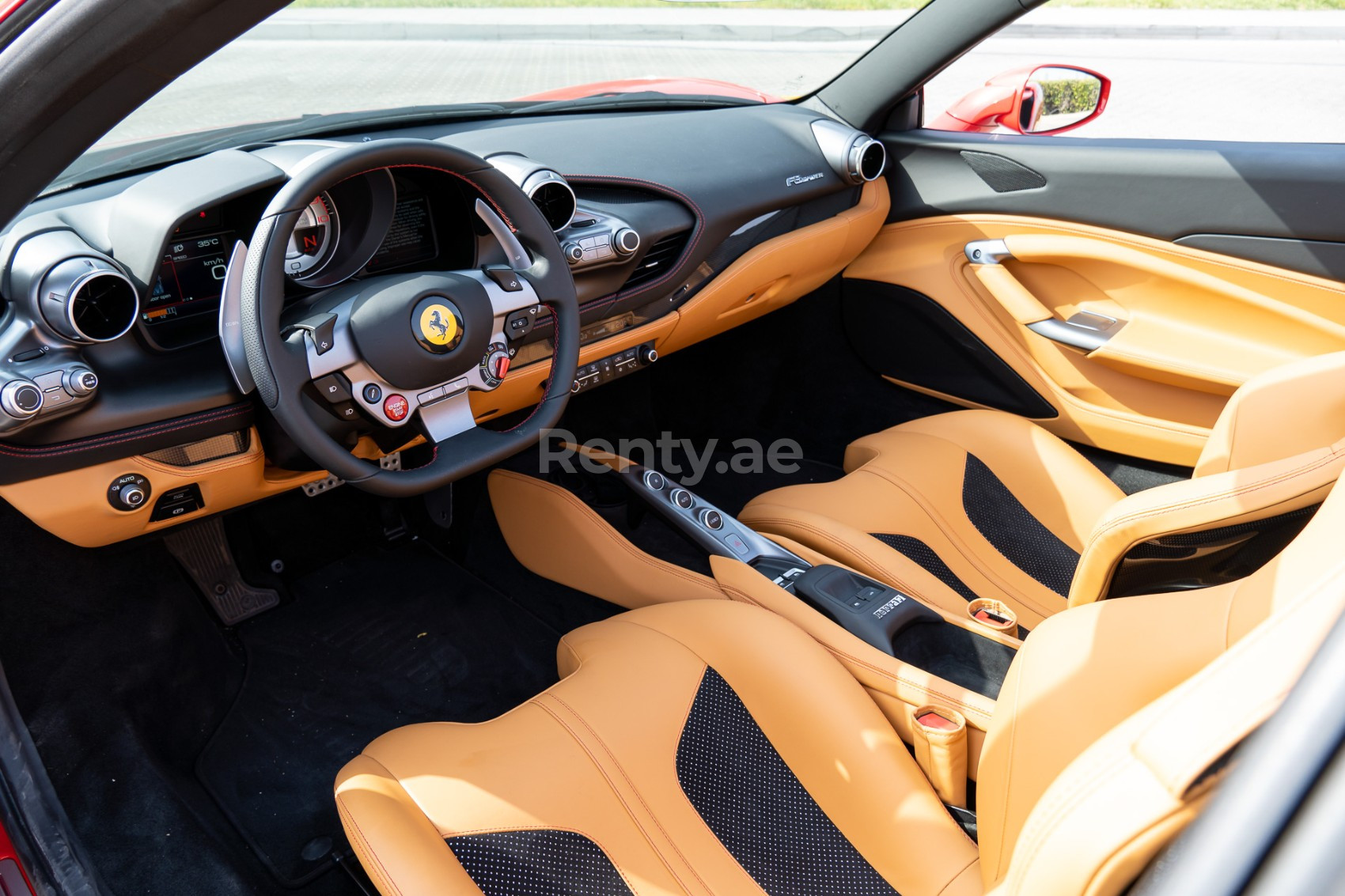 Rot Ferrari F8 Tributo Spyder zur Miete in Dubai 7