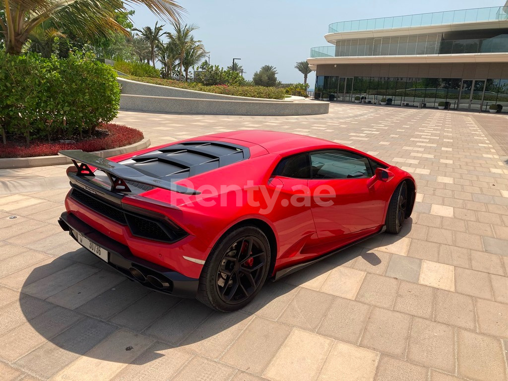 Rosso Lamborghini Huracan LP-610 in affitto a Dubai 2