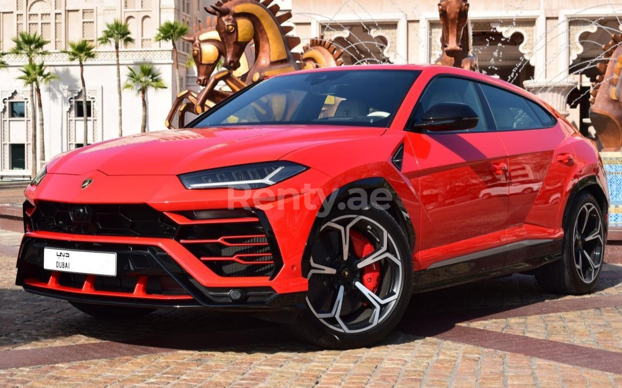 Rouge Lamborghini Urus en location à Abu-Dhabi