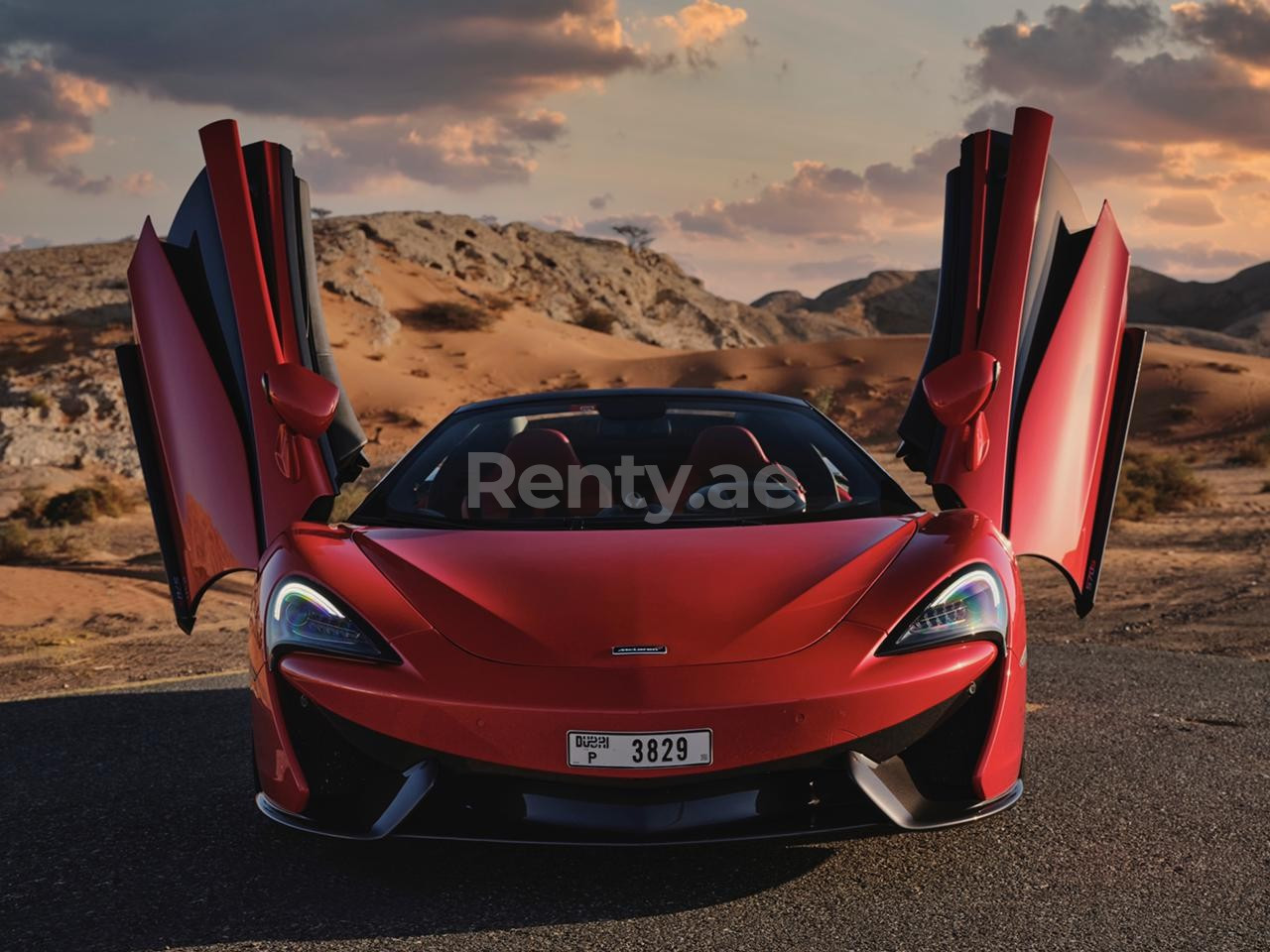 Rot McLaren 570S zur Miete in Sharjah 4