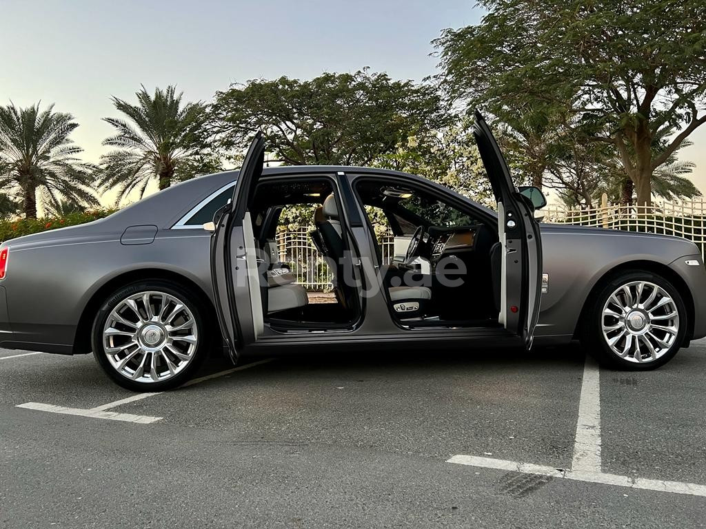 Silver Grey Rolls Royce Ghost for rent in Abu-Dhabi 2