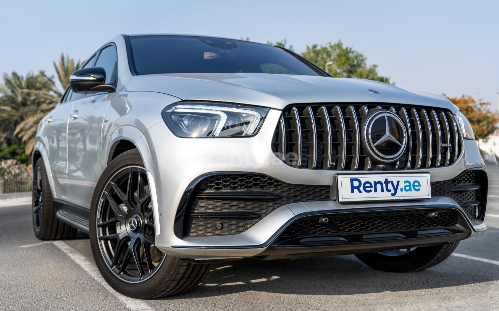 Silber Mercedes GLE63 zur Miete in Sharjah