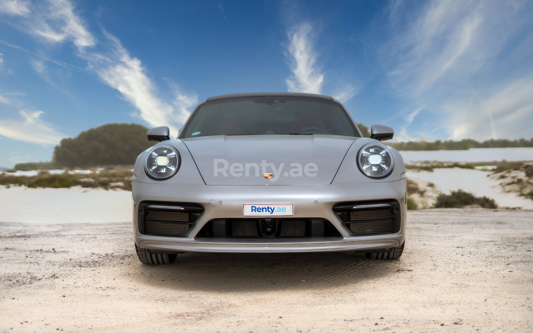 Silber Porsche 911 Carrera 2s zur Miete in Sharjah 3